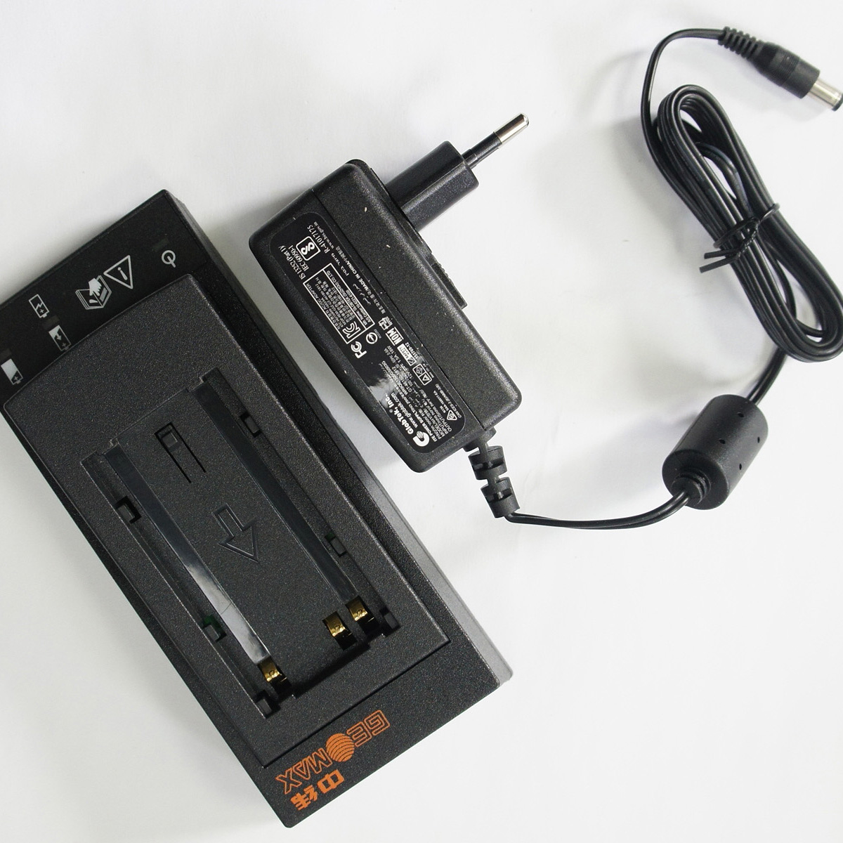ZCH600 Charger for Geomax Total Station ZBA200 ZBA202 ZBA400 ZBA600 Battery Charging EU US Plug Surv